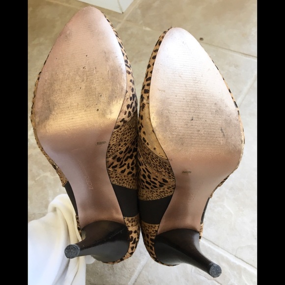 Gorgeous BCBGENERATION cowhide ankle booties! - Picture 6 of 15